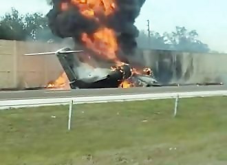 Small plane crashes in Florida