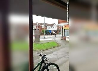 Barber customer to the rescue of a policeman attacked in Warrington