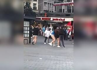 Turkish man fights 3 transsexuals at the same time