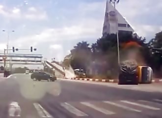 Semi-remorque VS bus