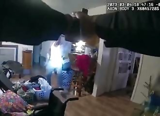 Man refuses to drop his knife and is shot by police (Warning - shocking)