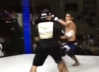 Pratiquement dans les vapes, un combattant MMA s’attaque à l’arbitre par méprise
