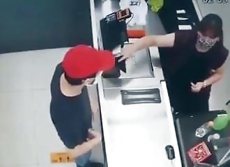 Un prêtre catholique arrêté pour une série de braquages à main armée