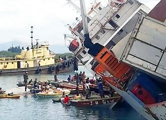 Seven dead and 17 injured after boat sinks off the coast of Haiti