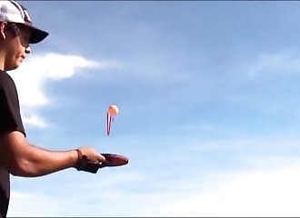 Un incroyable archer nous montre ses formidables talents