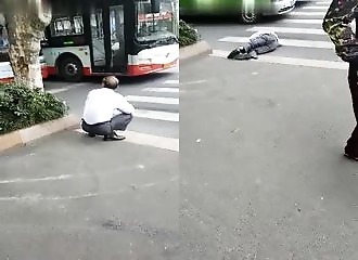 Il saute sous un bus pour se suicider (Public averti)