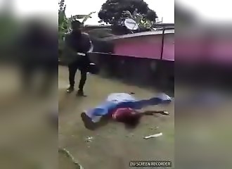 Quand un business man se fait attaquer par une petite racaille