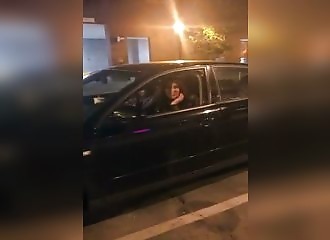 Cette conductrice est en manque et ne s’en cache pas !