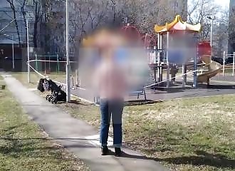 Une femme viole le confinement et agresse l’homme qui la filme (Moscou)