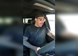 He goes skidding in the desert, it goes wrong