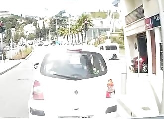 Nice : un automobiliste roule sur un sans-abri