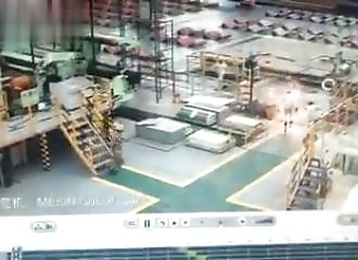 Transformé en torche humaine, un ouvrier se met à courir pour ne plus s’arrêter…