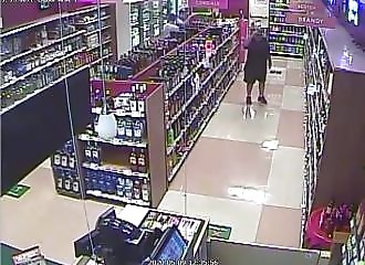 Roué de coups pour ne pas avoir remercié l’homme qui lui a tenu la porte (Floride)