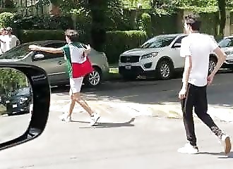 Mexico : l’ambassade coréenne envahie par des supporters mexicains bienheureux