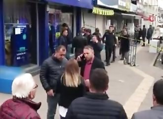 Turquie : sa facture téléphonique le fait disjoncter et il tente d’abattre les deux employés qui lui ont vendu sa ligne