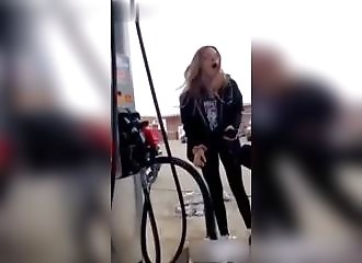 Faites toujours l'essence vous même !