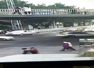 Elle choisit le mauvais pont et elle rate son suicide (Chine)