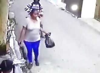 Des voleurs en moto s’en prennent à une femme