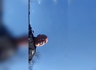Un policier s'attaque à lui parce qu'il souhaite le signaler à ses supérieurs