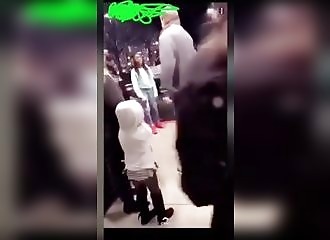Un groupe de femme attaque un homme et sa famille, ça tourne mal