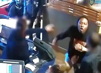 Il refuse de porter un masque et agresse au couteau la serveuse d’un restaurant (New York)