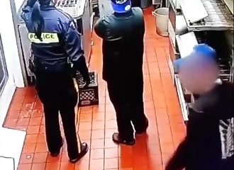 Passer par le plafond d’un fast-food pour s’enfuir sans payer (FAIL)