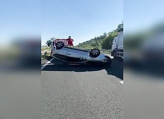 Dépanneur VS voiture accidentée