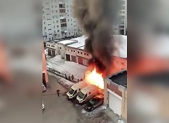 Deux pompiers se trouvent au mauvais endroit lorsqu’une puissante explosion se produit (Russie)