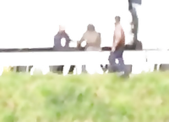 Calais : des CRS filmés en train de violenter des migrants
