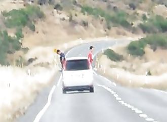 La police néo-zélandaise réprimande fortement de jeunes touristes français indélicats