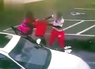 Géorgie : elle provoque la mort de son bébé en le laissant tomber lors d'une bagarre