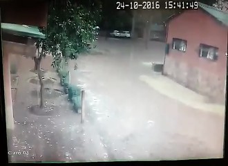 Frappée par la foudre, elle survit miraculeusement