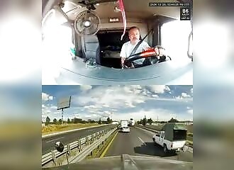Unbraked truck crashes car into van (Warning - shocking)