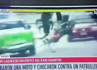 Argentine : la police ne perd pas de temps avec des voleurs en moto...