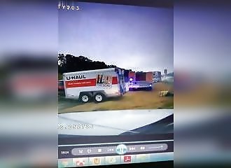 Oklahoma : deux pompiers se font frapper par une remorque